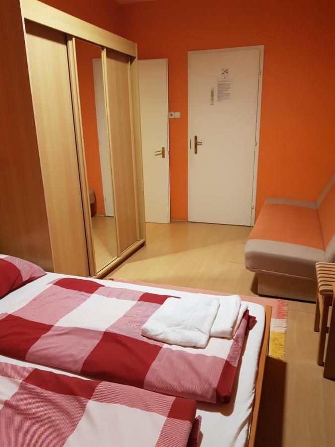 Fortuna Panzio Hotel Oroshaza Exterior photo
